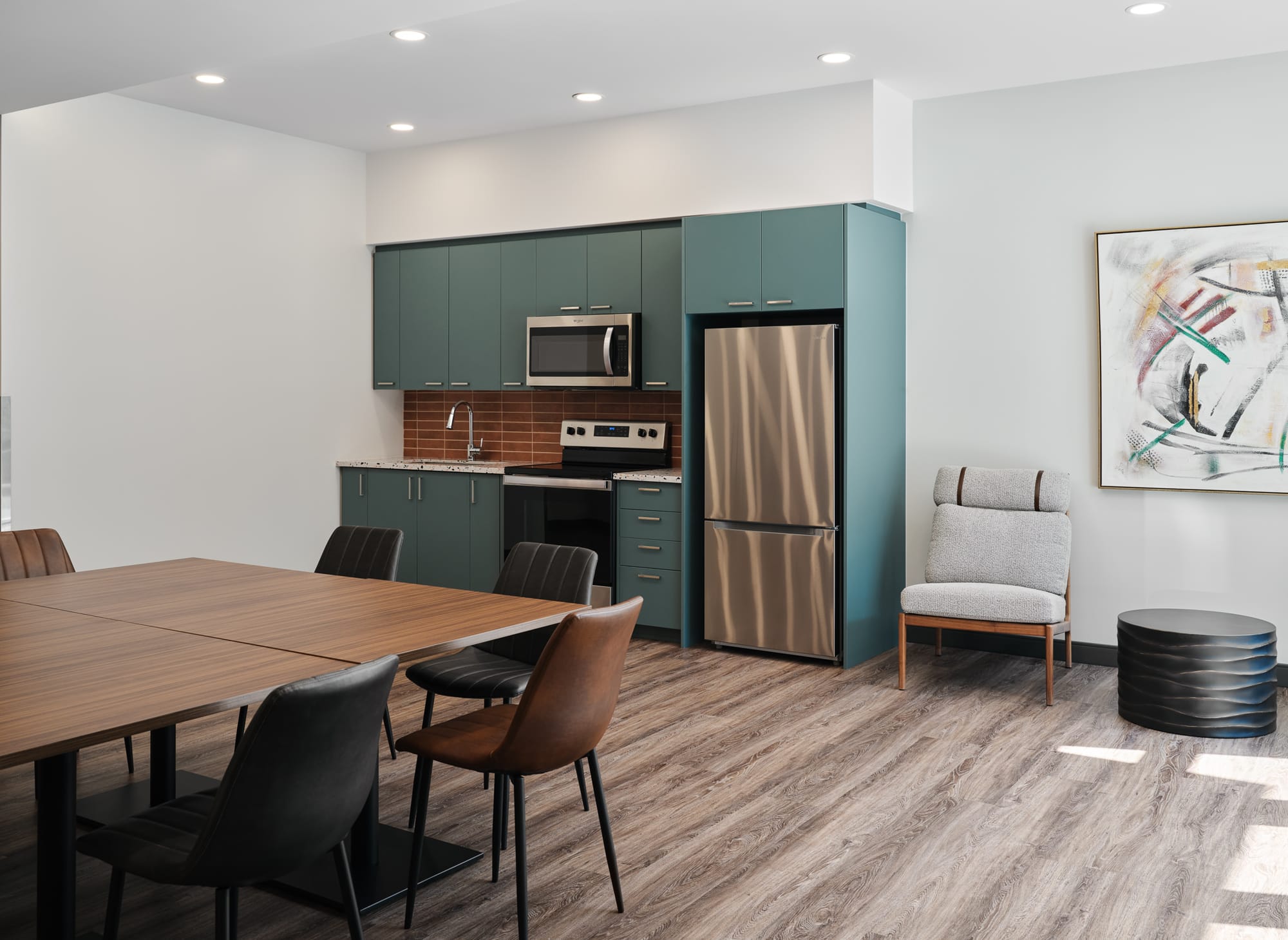 Party room & kitchen